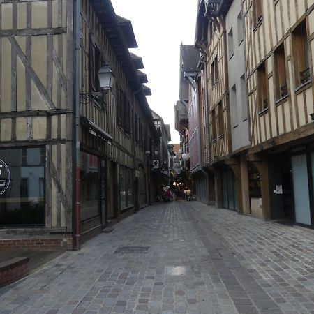 Le Chalet Troyen Troyes Eksteriør bilde
